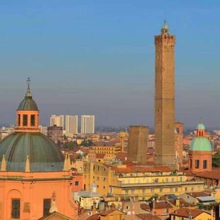 Suite La Montagnola Park 200M Stazione Centrale Bologna Bagian luar foto