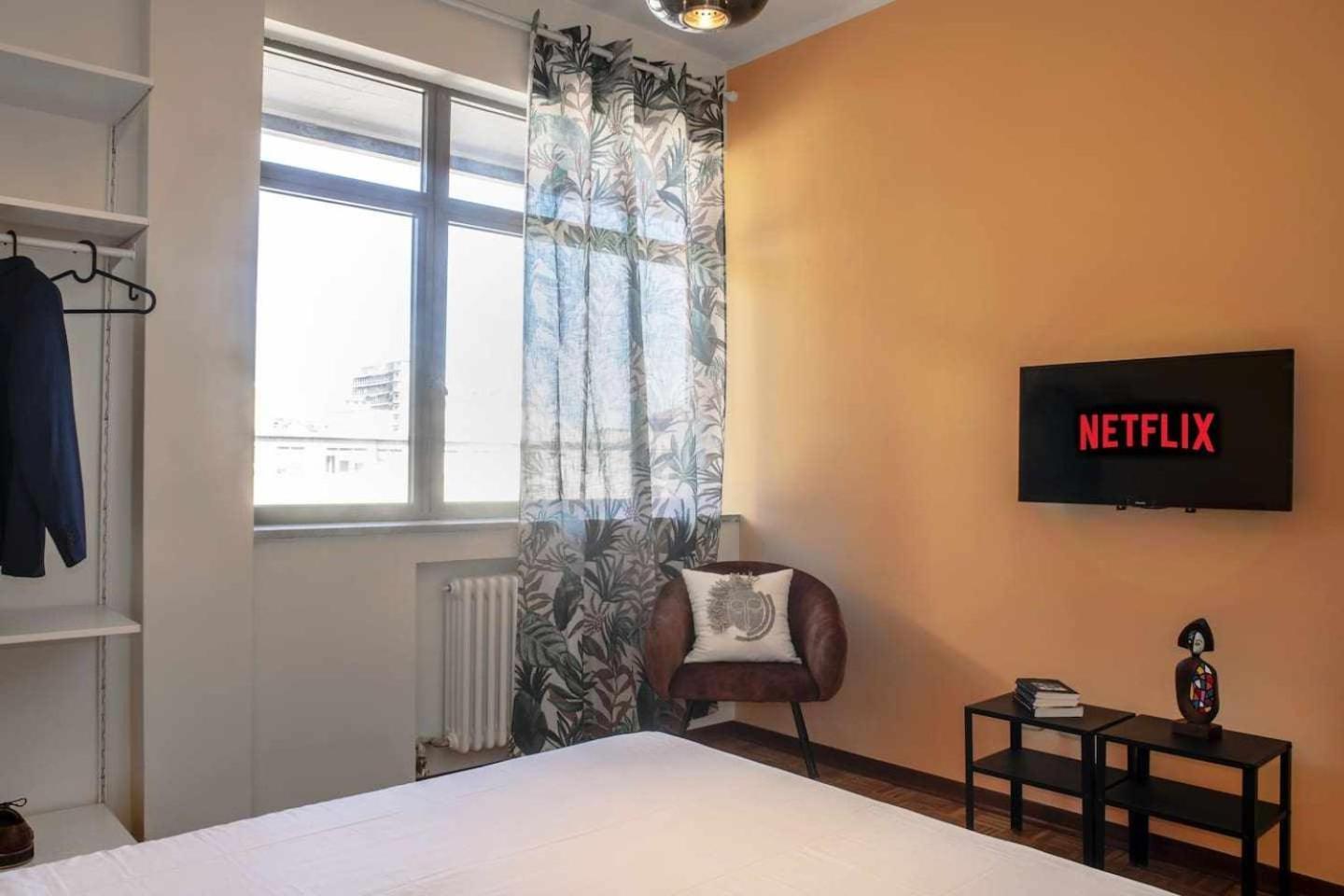 Suite La Montagnola Park 200M Stazione Centrale Bologna Bagian luar foto